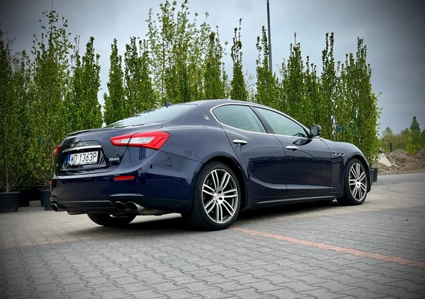 Maserati Ghibli cena 123900 przebieg: 83677, rok produkcji 2015 z Biała małe 37